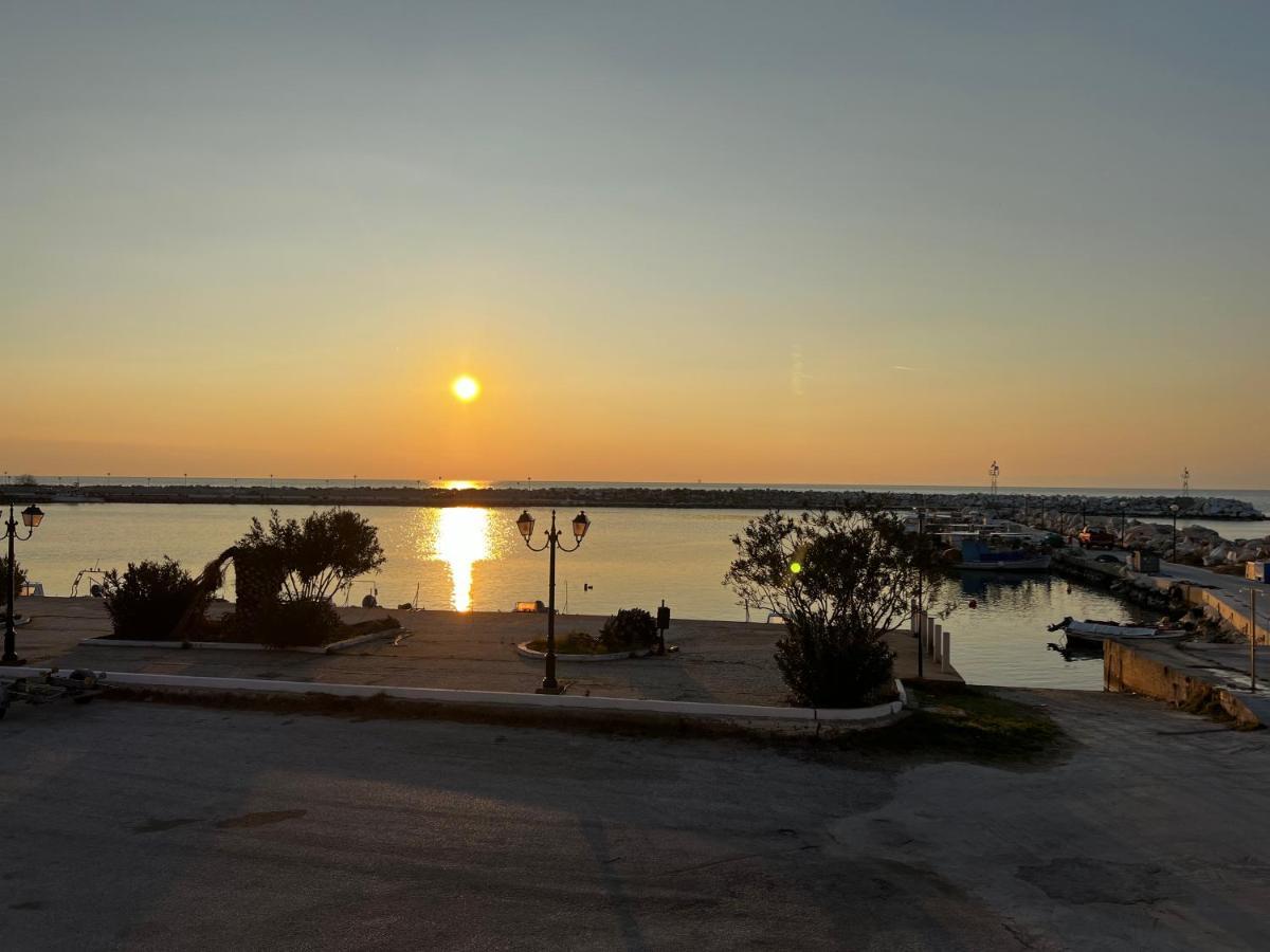 Fenia'S Beachfront House สกาลา กัลลีราคิส ภายนอก รูปภาพ